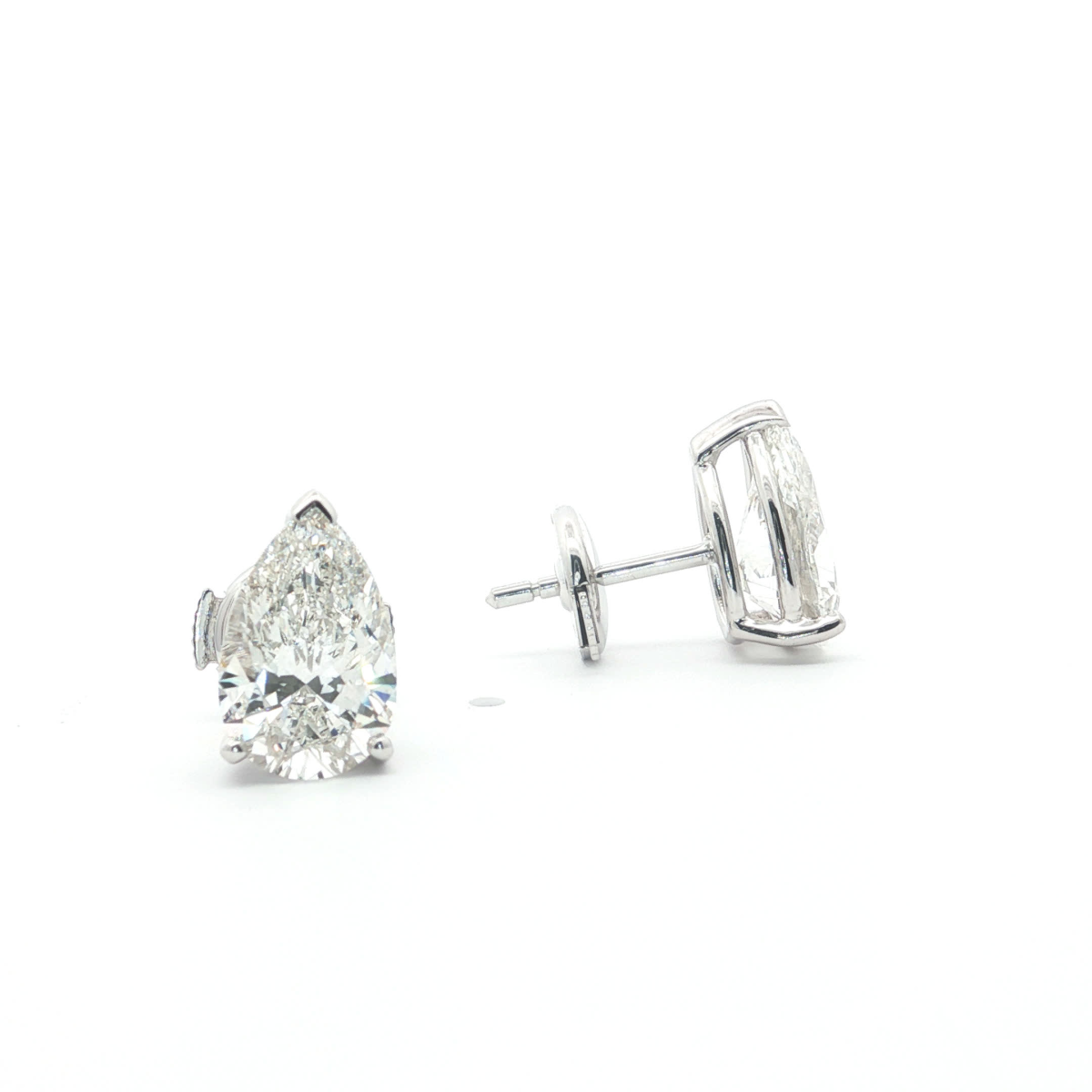 Pear Cut Diamonds Stud Earrings